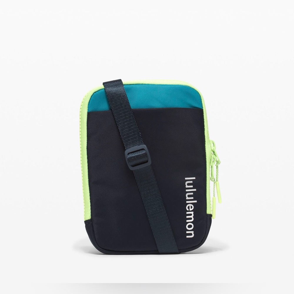 Lululemon EASY ACCESS CROSSBODY True Navy/Hawaiian Blue